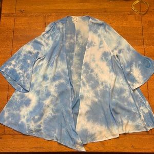 Sky Blue and White Komono